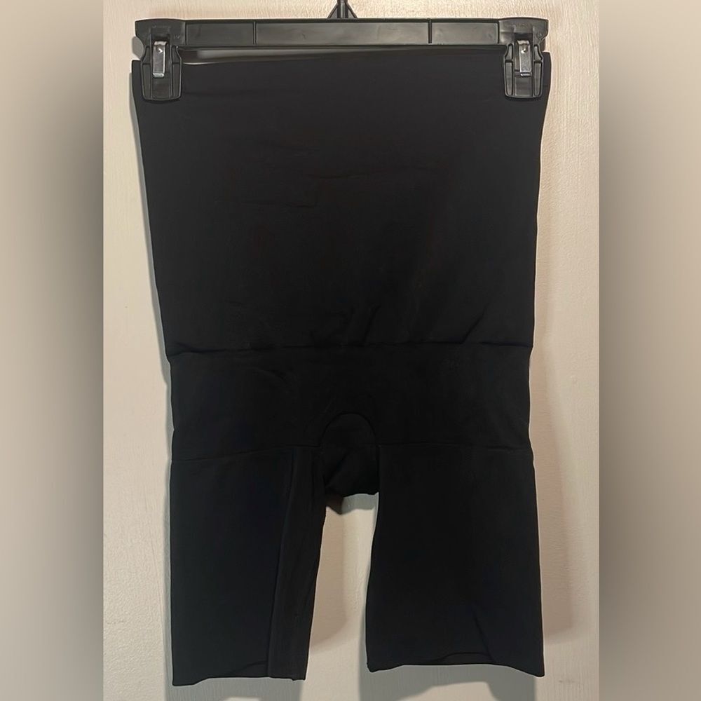 Assets by Spanx- Black High Rise Mid Thigh Shaping Bottoms Smoothing- Size Large